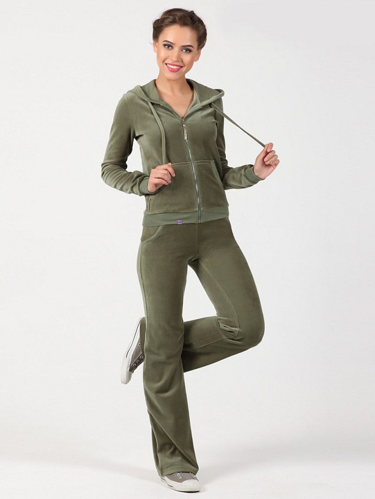 1501 Костюм из велюра Barocco оливковый