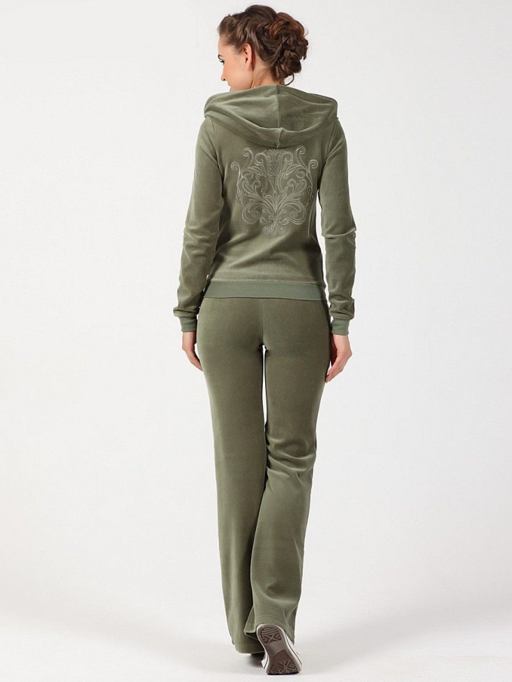 1501 Костюм из велюра Barocco оливковый