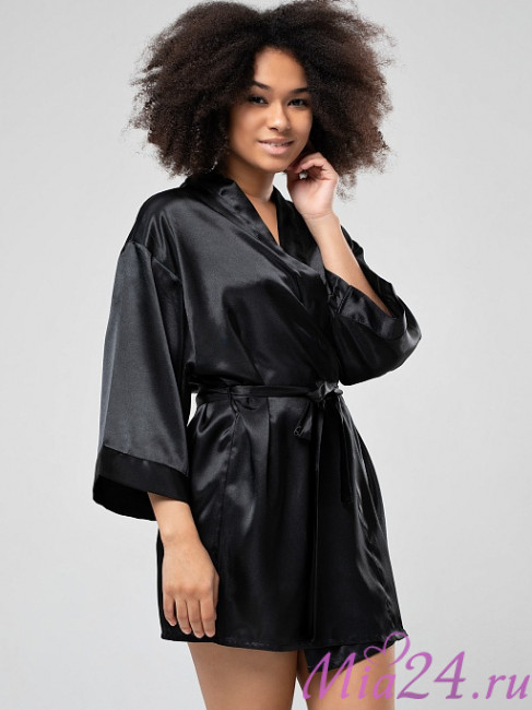 Халат-кимоно короткий женский из атласа Istinto di Opium 701 черный Халат-кимоно короткий женский из атласа Istinto di Opium 701 черный