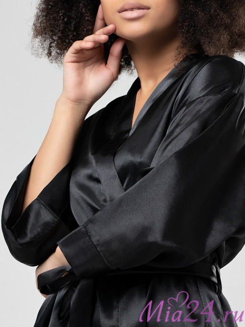 Халат-кимоно короткий женский из атласа Istinto di Opium 701 черный Халат-кимоно короткий женский из атласа Istinto di Opium 701 черный