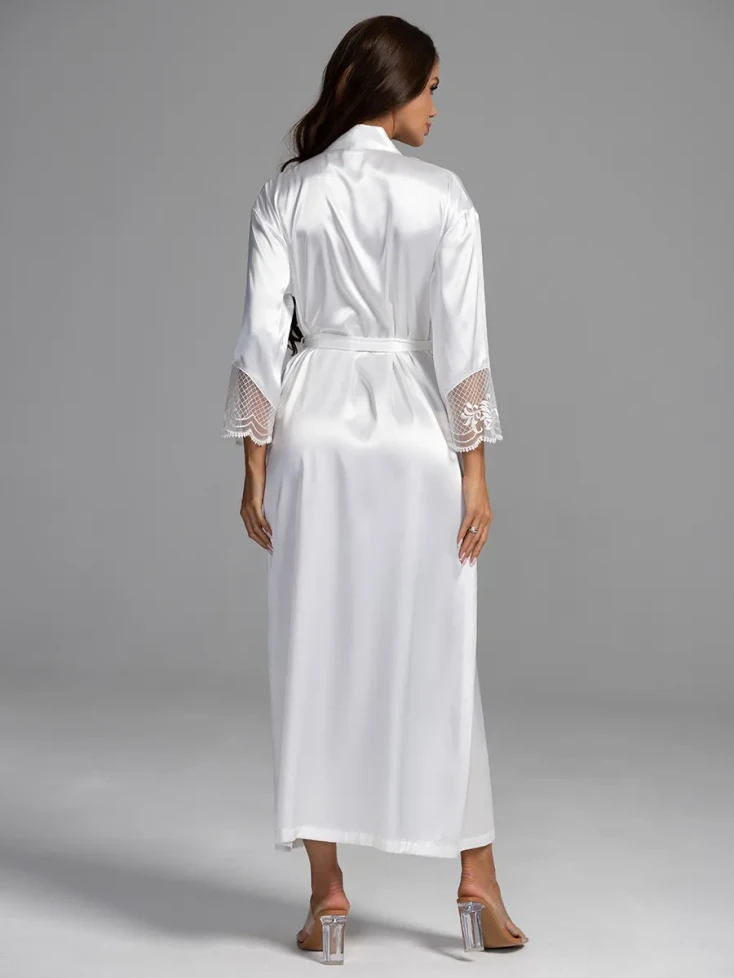 Халат длинный запашной женский Regina 3909 'Mia-Amore' - шелковый, с кружевом и поясом, белый 