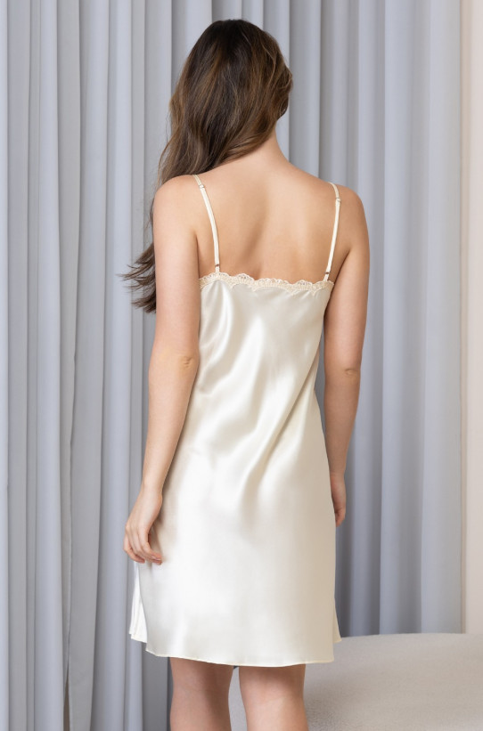 Сорочка короткая женская Marjory 3961 'Mia-Amore' - с кружевными вставками по бокам, цвет шампань