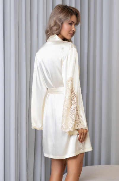 Халат короткий запашной женский Marjory 3963 'Mia-Amore' - с кружевными рукавами, цвет шампань