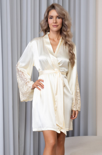 Халат короткий запашной женский Marjory 3963 'Mia-Amore' - с кружевными рукавами, цвет шампань