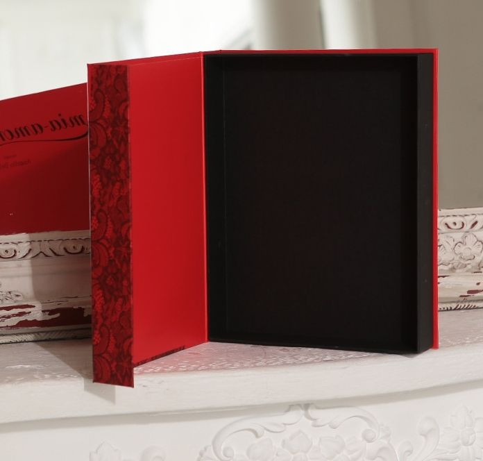 Подарочная коробка "Lux"