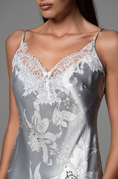 Сорочка короткая женская Arabel 4771 'Mia-Amore' - серебристая, с кружевом 