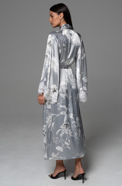 Халат длинный кимоно женский Arabel 4779 'Mia-Amore' - серебристый, шелковый, с кружевом