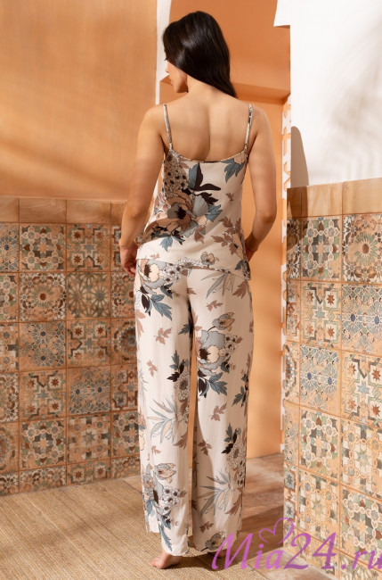 Комплект-тройка женский Ivian 5425 'Mia-Amore' - топ, брюки и жакет, вискоза с шелком Комплект-тройка женский Ivian 5425 'Mia-Amore' - топ, брюки и жакет, вискоза с шелком